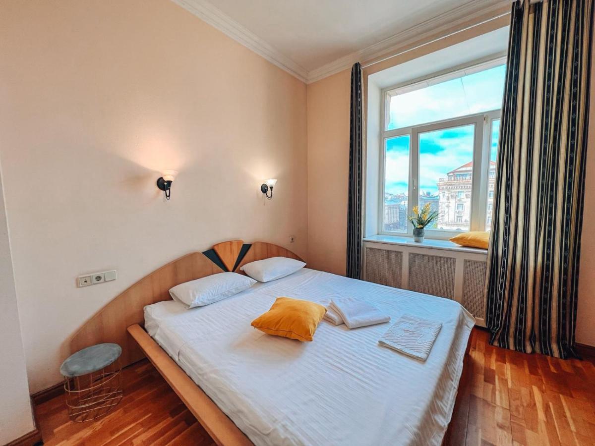 Apartments Rentals Ukraine On Kreshchatik キエフ エクステリア 写真