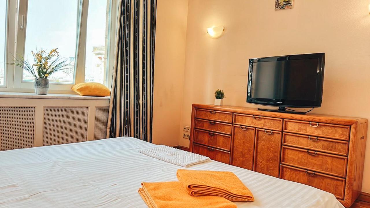 Apartments Rentals Ukraine On Kreshchatik キエフ エクステリア 写真