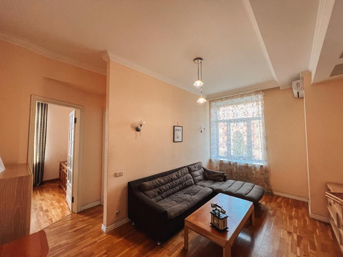 Apartments Rentals Ukraine On Kreshchatik キエフ エクステリア 写真