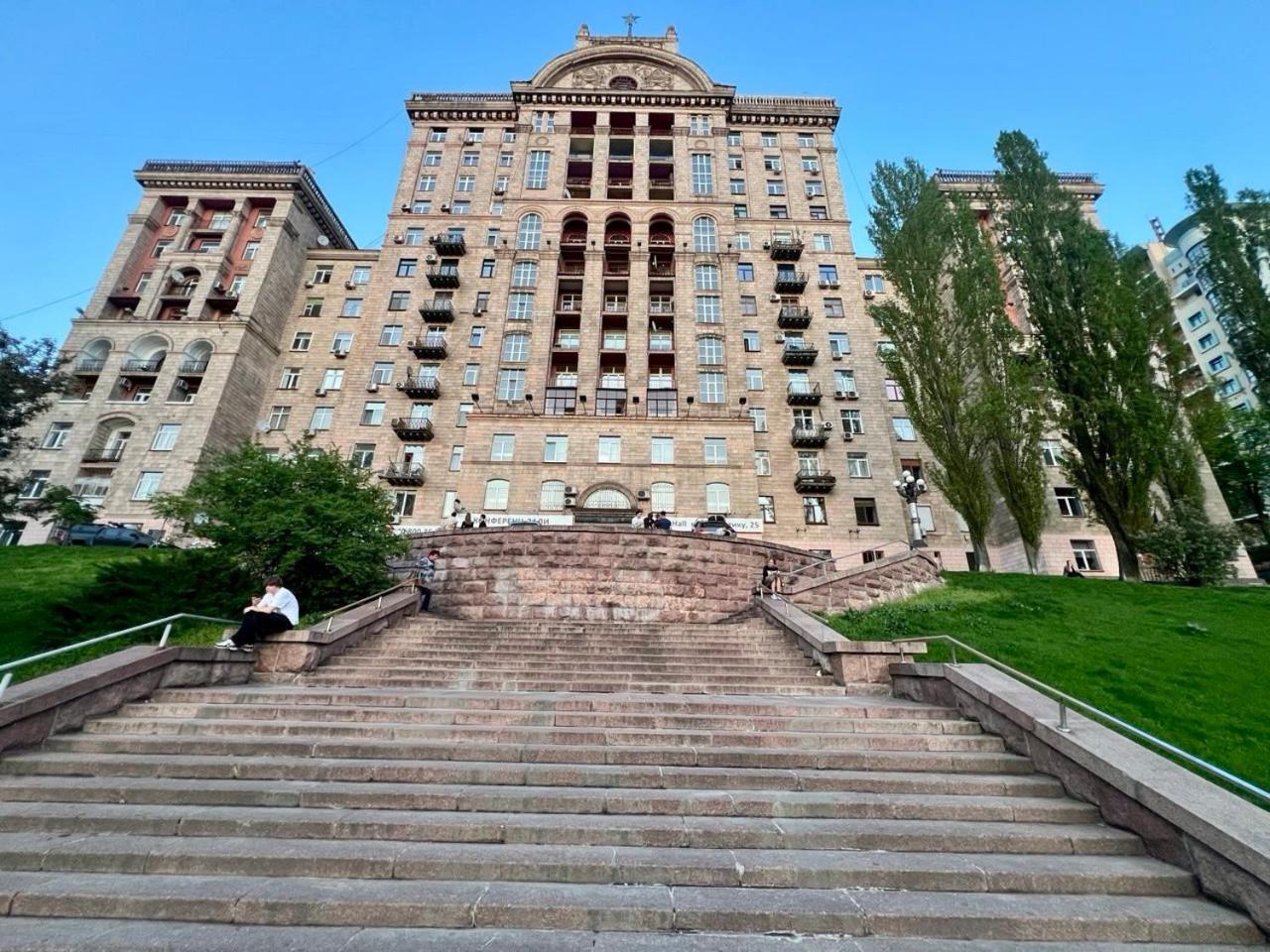 Apartments Rentals Ukraine On Kreshchatik キエフ エクステリア 写真